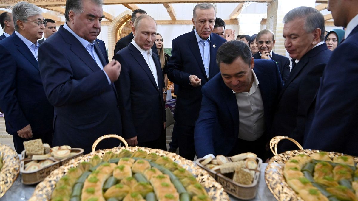 Čínský prezident Si v Uzbekistánu vynechal večeři s Putinem a spojenci